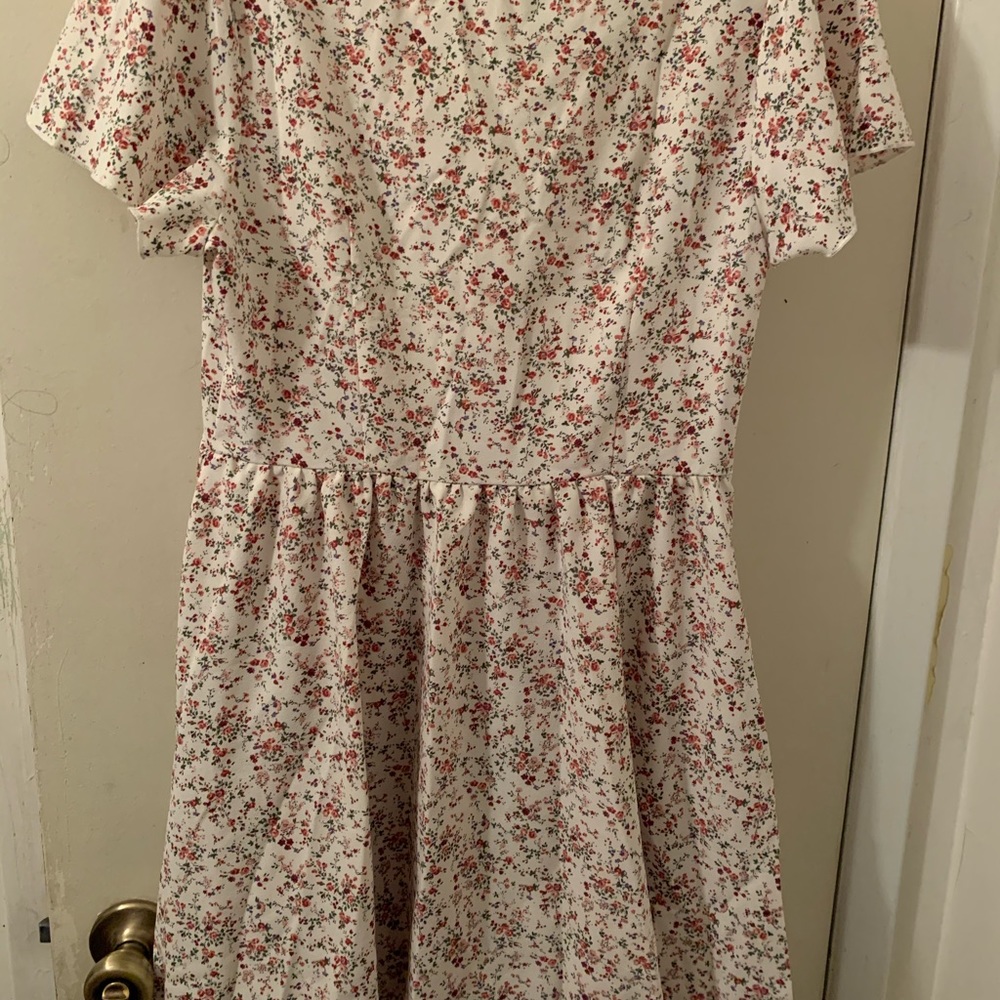 Spring dress - Picture 5 of 7